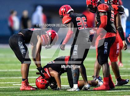 Thumbnail 2 in Cedar Hill Spring Game photogallery.