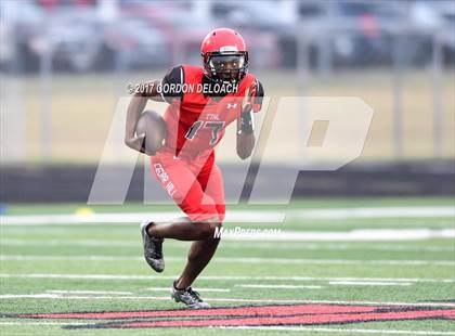 Thumbnail 2 in Cedar Hill Spring Game photogallery.