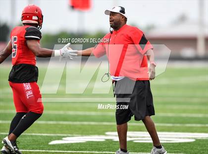 Thumbnail 1 in Cedar Hill Spring Game photogallery.