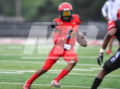 Thumbnail 3 in Cedar Hill Spring Game photogallery.