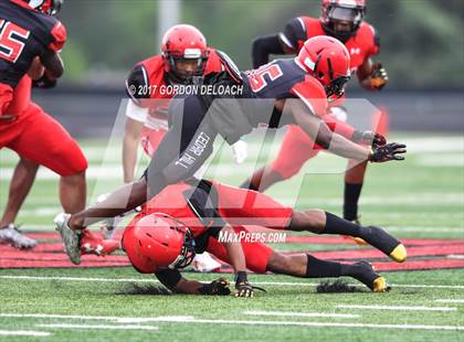 Thumbnail 2 in Cedar Hill Spring Game photogallery.