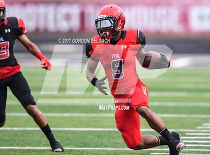 Thumbnail 3 in Cedar Hill Spring Game photogallery.