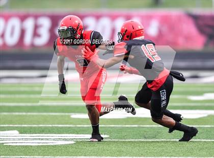 Thumbnail 3 in Cedar Hill Spring Game photogallery.
