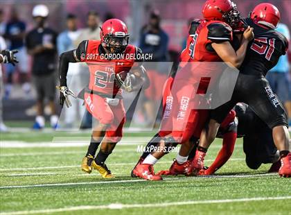 Thumbnail 2 in Cedar Hill Spring Game photogallery.