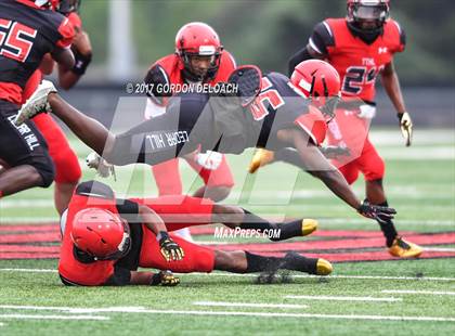 Thumbnail 3 in Cedar Hill Spring Game photogallery.