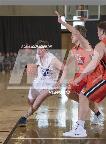 Thumbnail 3 in Clear Lake vs. Lake City photogallery.