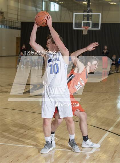 Thumbnail 3 in Clear Lake vs. Lake City photogallery.