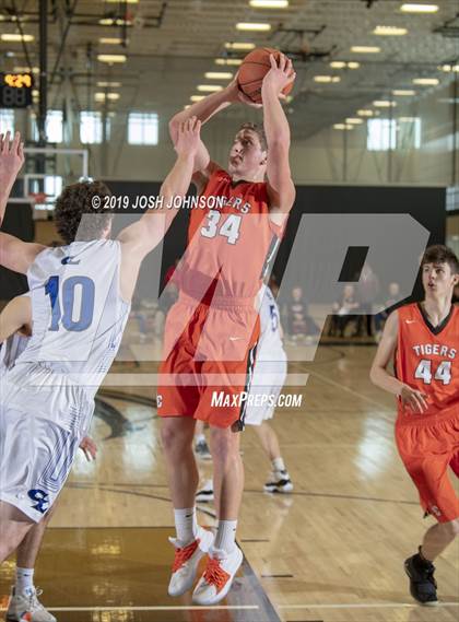 Thumbnail 2 in Clear Lake vs. Lake City photogallery.
