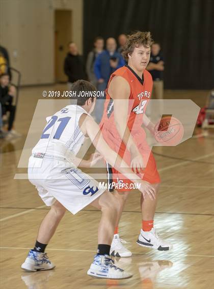 Thumbnail 1 in Clear Lake vs. Lake City photogallery.