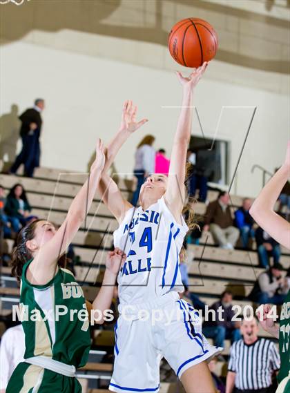 Thumbnail 2 in Hoosic Valley vs. Northern Adirondack (NYSPHSAA Class C Regional Final) photogallery.