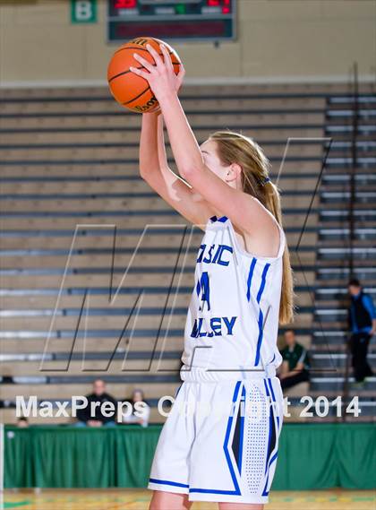Thumbnail 2 in Hoosic Valley vs. Northern Adirondack (NYSPHSAA Class C Regional Final) photogallery.