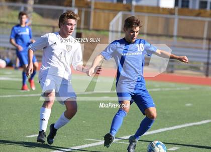 Thumbnail 2 in Rancho Bernardo vs. Santana (Grossmont Holiday Tournament) photogallery.
