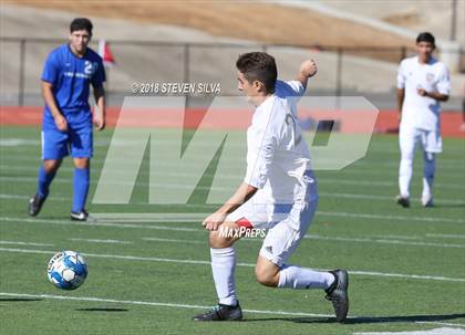 Thumbnail 3 in Rancho Bernardo vs. Santana (Grossmont Holiday Tournament) photogallery.
