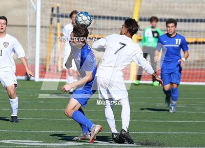 Thumbnail 3 in Rancho Bernardo vs. Santana (Grossmont Holiday Tournament) photogallery.