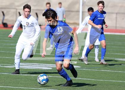 Thumbnail 1 in Rancho Bernardo vs. Santana (Grossmont Holiday Tournament) photogallery.