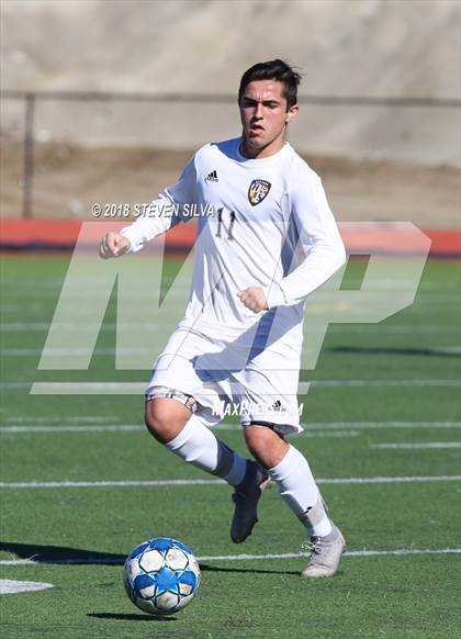 Thumbnail 3 in Rancho Bernardo vs. Santana (Grossmont Holiday Tournament) photogallery.