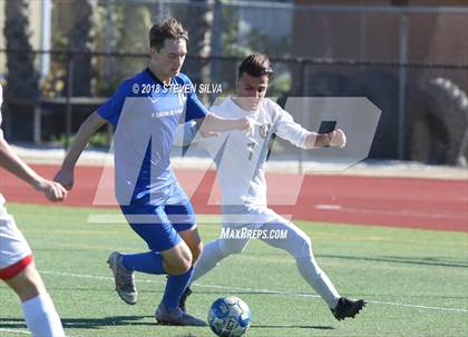 Thumbnail 1 in Rancho Bernardo vs. Santana (Grossmont Holiday Tournament) photogallery.