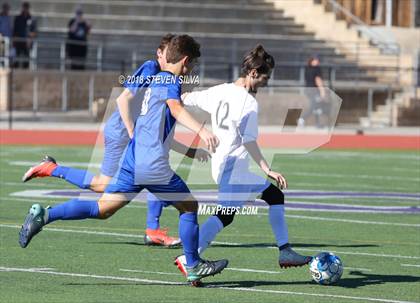 Thumbnail 3 in Rancho Bernardo vs. Santana (Grossmont Holiday Tournament) photogallery.