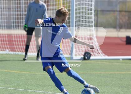 Thumbnail 3 in Rancho Bernardo vs. Santana (Grossmont Holiday Tournament) photogallery.