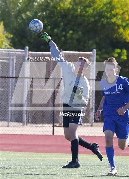 Thumbnail 2 in Rancho Bernardo vs. Santana (Grossmont Holiday Tournament) photogallery.