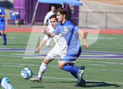 Thumbnail 2 in Rancho Bernardo vs. Santana (Grossmont Holiday Tournament) photogallery.