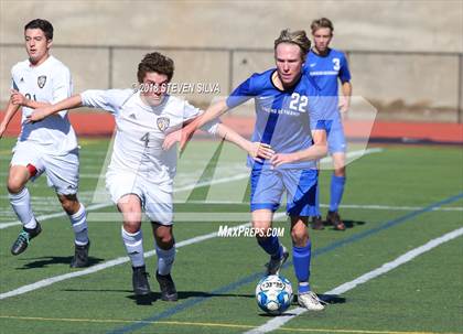 Thumbnail 2 in Rancho Bernardo vs. Santana (Grossmont Holiday Tournament) photogallery.