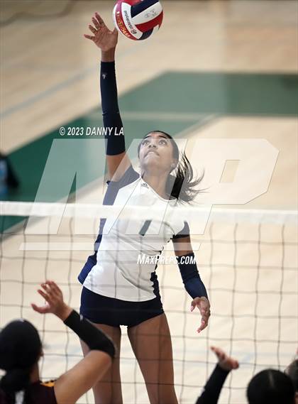 Thumbnail 3 in Bishop McNamara vs Flint Hill (Tiger Paws Invitational) photogallery.