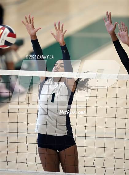 Thumbnail 1 in Bishop McNamara vs Flint Hill (Tiger Paws Invitational) photogallery.