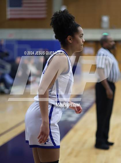 Thumbnail 3 in Seattle Prep vs. Eastside Catholic photogallery.