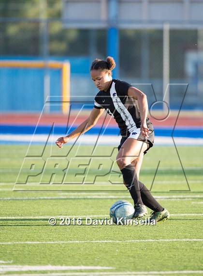Thumbnail 1 in Franklin vs. Rocklin (CIF SJS D1 Semifinal) photogallery.