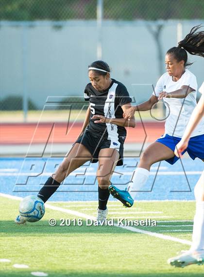 Thumbnail 2 in Franklin vs. Rocklin (CIF SJS D1 Semifinal) photogallery.