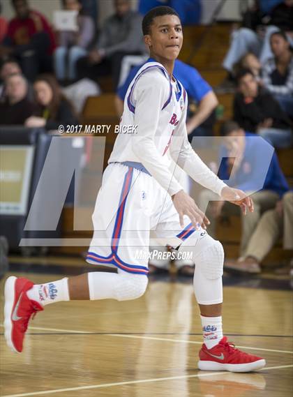 Thumbnail 3 in  Buchanan vs. Vanden (Holiday Hoops Classic) photogallery.