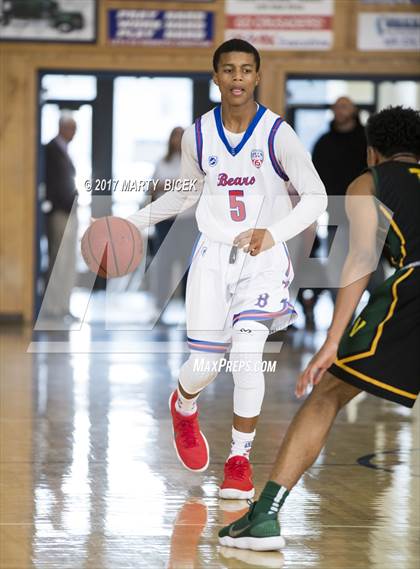 Thumbnail 3 in  Buchanan vs. Vanden (Holiday Hoops Classic) photogallery.