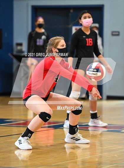 Thumbnail 3 in Albany vs Casa Grande (Tamalpais Tournament) photogallery.
