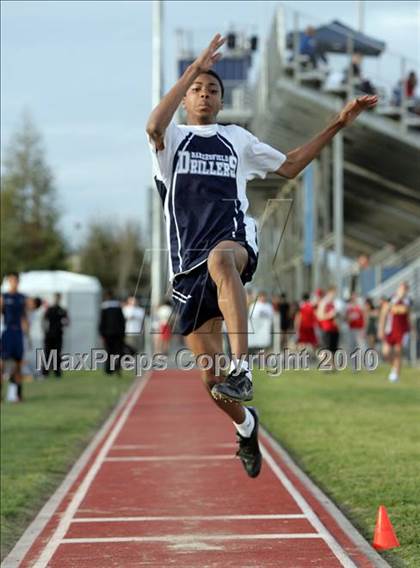 Thumbnail 2 in Kern Invitational - Long/Triple Jump photogallery.