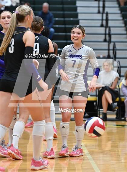 Thumbnail 2 in Barbers Hill vs. College Station (UIL 5A D1 Area Playoff) photogallery.