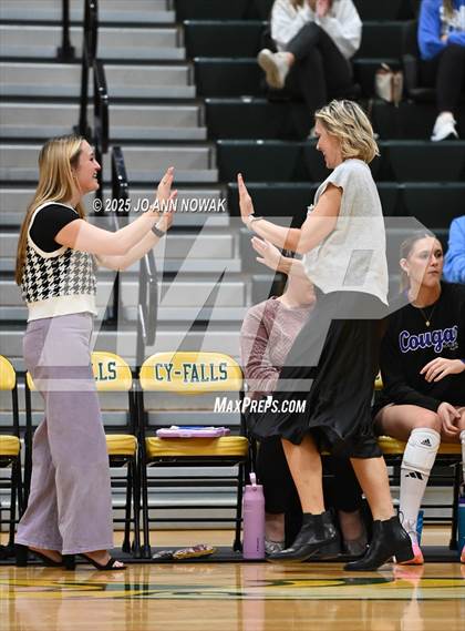Thumbnail 2 in Barbers Hill vs. College Station (UIL 5A D1 Area Playoff) photogallery.