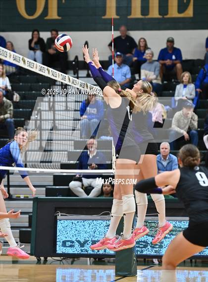 Thumbnail 1 in Barbers Hill vs. College Station (UIL 5A D1 Area Playoff) photogallery.