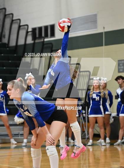 Thumbnail 1 in Barbers Hill vs. College Station (UIL 5A D1 Area Playoff) photogallery.