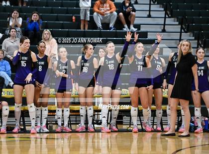 Thumbnail 1 in Barbers Hill vs. College Station (UIL 5A D1 Area Playoff) photogallery.