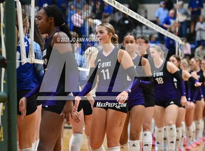 Thumbnail 1 in Barbers Hill vs. College Station (UIL 5A D1 Area Playoff) photogallery.