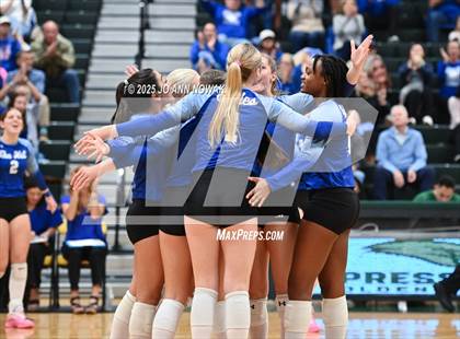 Thumbnail 1 in Barbers Hill vs. College Station (UIL 5A D1 Area Playoff) photogallery.