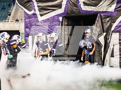 Thumbnail 2 in DeSoto vs. Willis (UIL 6A D2 Football Quarterfinals) photogallery.