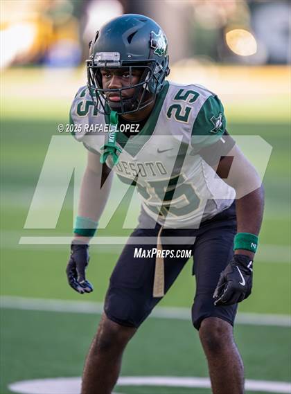 Thumbnail 3 in DeSoto vs. Willis (UIL 6A D2 Football Quarterfinals) photogallery.