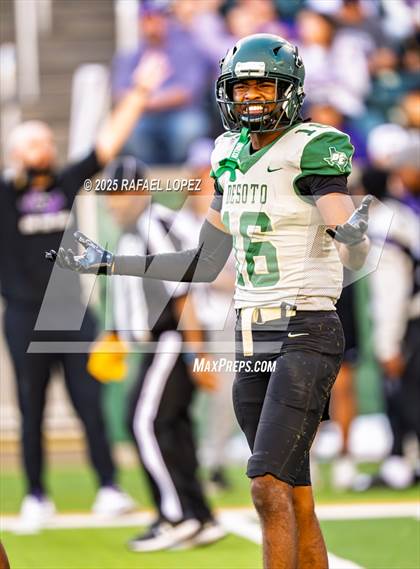Thumbnail 1 in DeSoto vs. Willis (UIL 6A D2 Football Quarterfinals) photogallery.