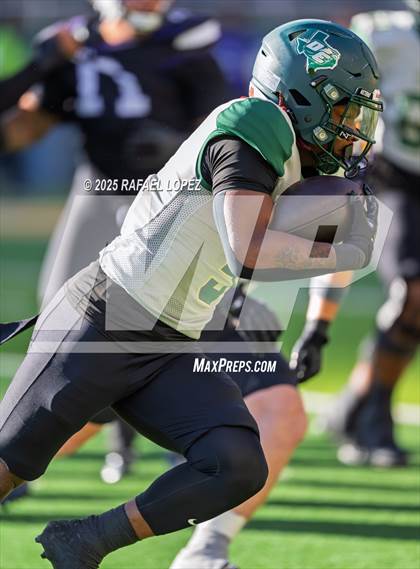 Thumbnail 1 in DeSoto vs. Willis (UIL 6A D2 Football Quarterfinals) photogallery.