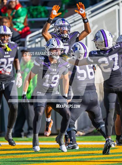 Thumbnail 2 in DeSoto vs. Willis (UIL 6A D2 Football Quarterfinals) photogallery.