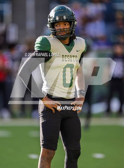 Thumbnail 2 in DeSoto vs. Willis (UIL 6A D2 Football Quarterfinals) photogallery.