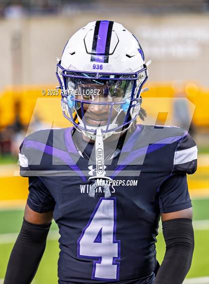 Thumbnail 2 in DeSoto vs. Willis (UIL 6A D2 Football Quarterfinals) photogallery.