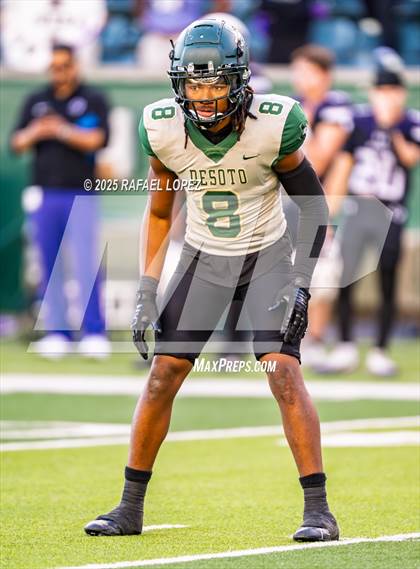 Thumbnail 2 in DeSoto vs. Willis (UIL 6A D2 Football Quarterfinals) photogallery.